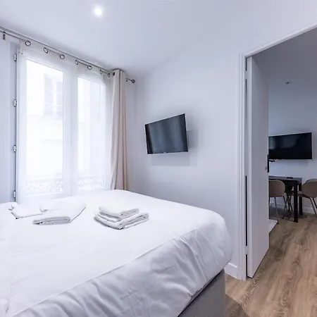 Chic 4-star Only 10 Minutes From Le Marais