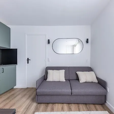 Chic 4-star Only 10 Minutes From Le Marais *