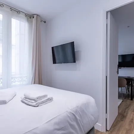 Chic 4-star Only 10 Minutes From Le Marais *