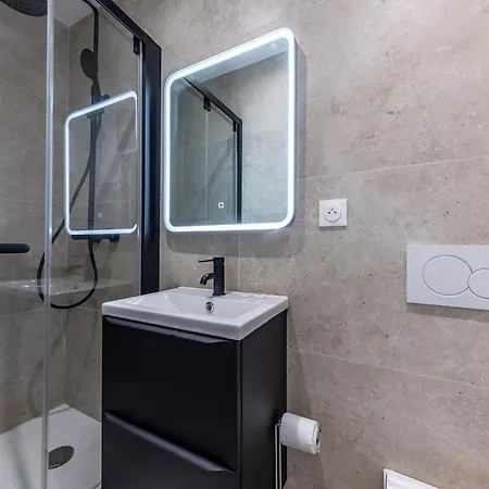 Chic 4-star Only 10 Minutes From Le Marais