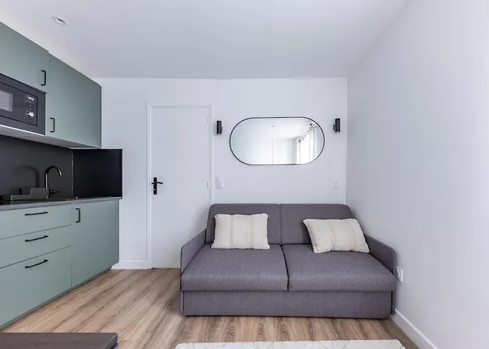 Chic 4-star Only 10 Minutes From Le Marais *