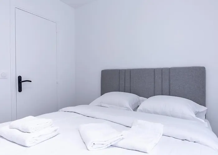 Chic 4-star Only 10 Minutes From Le Marais باريس