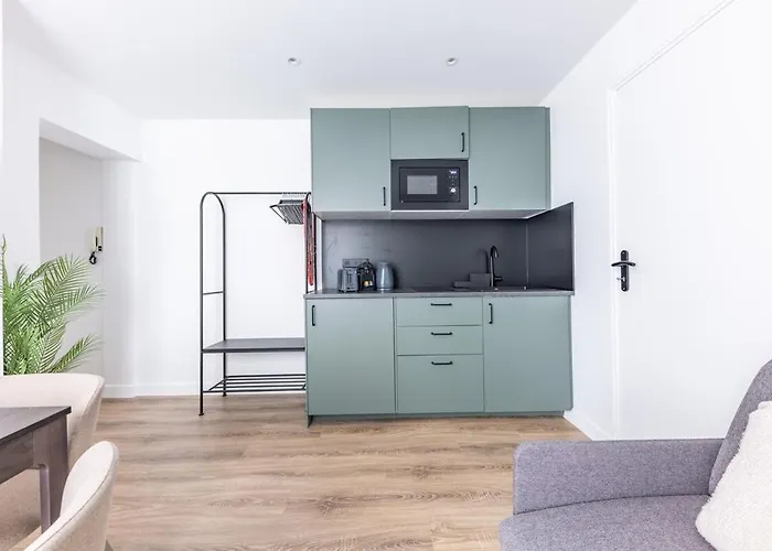 Chic 4-star Only 10 Minutes From Le Marais * باريس