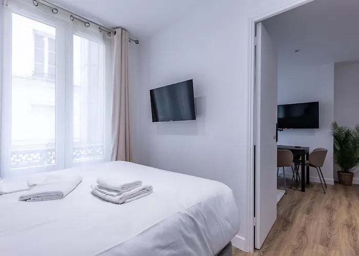 Chic 4-star Only 10 Minutes From Le Marais *