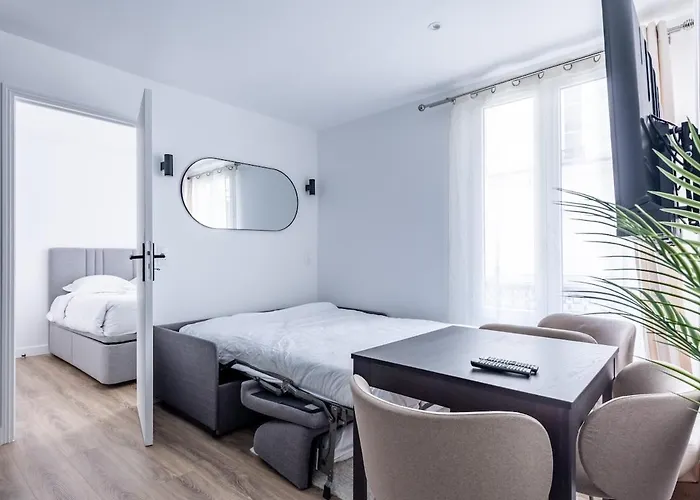 Chic 4-star Only 10 Minutes From Le Marais * Paris