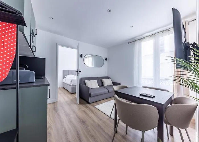 Chic 4-star Only 10 Minutes From Le Marais Apartamento Paris